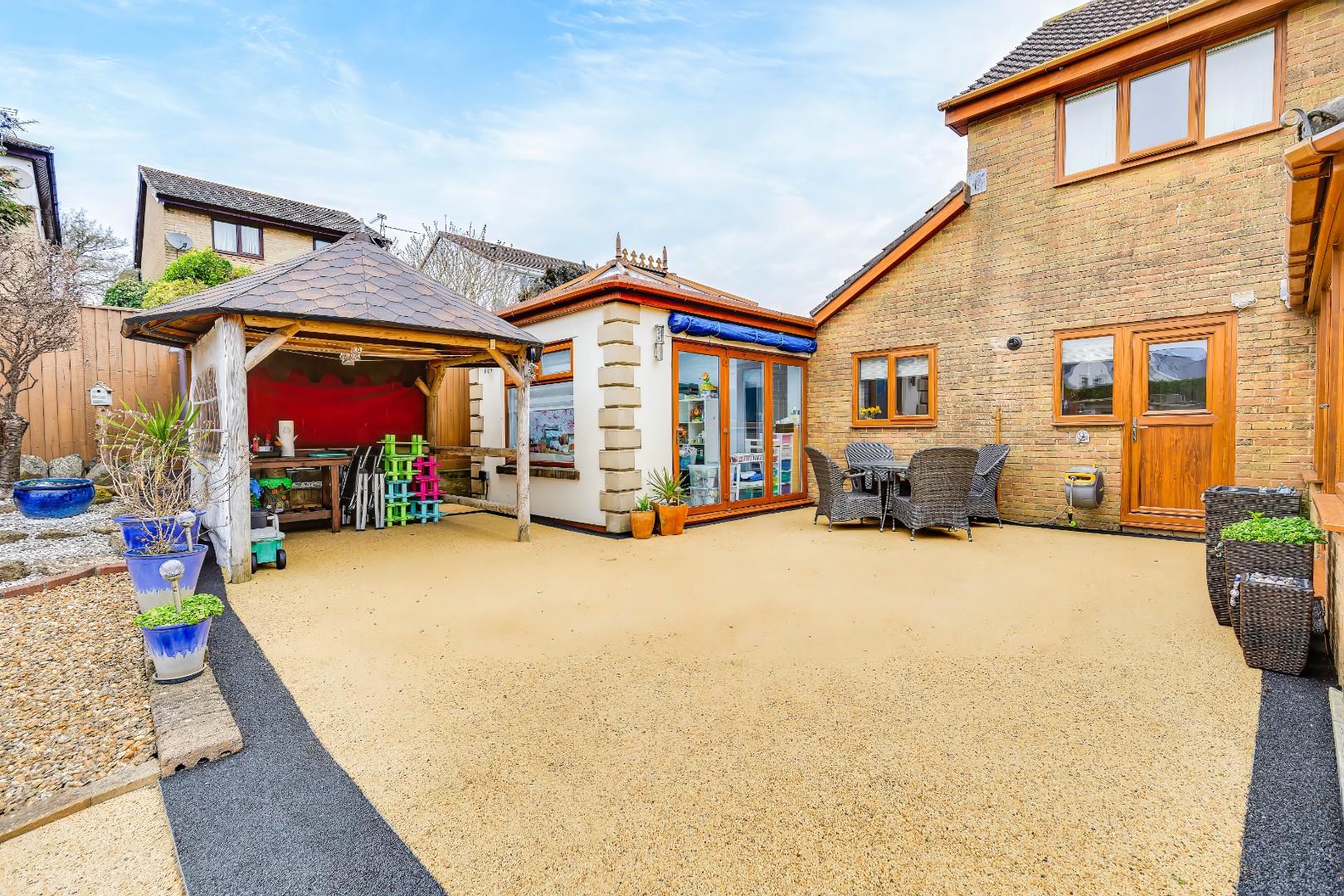 2 Priory Gardens, Barry, CF63 1FH